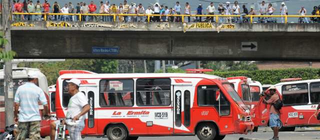 Transportadores levantan paro y buses reactivan servicio en Cali | FOTO COLPRENSA