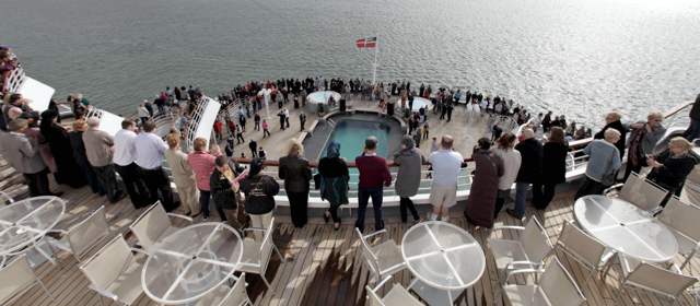 Titanic: Un minuto de silencio por las víctimas | AP | En la ciudad inglesa de Southampton se rindió este martes un tributo a las víctimas del Titanic.