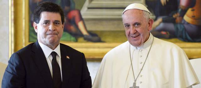 El Papa recibió al presidente de Paraguay Horacio Cartes