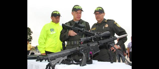 Maratón de la Policía deja 3.394 capturas en el país | El director de la Policía, general León, comparó el escondite y el armamento de “El Gatico”, con los de Pablo Escobar. FOTO COLPRENSA