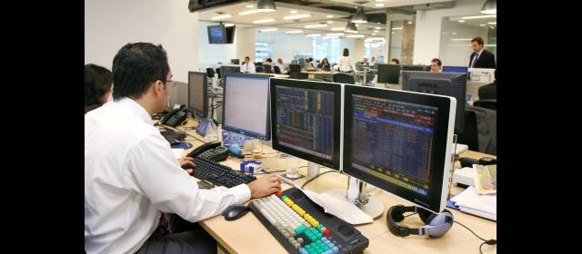 La crisis de Interbolsa sí afectó a las comisionistas | Aunque se espera una mejoría en el segundo semestre, julio y agosto seguirían con la tendencia bajista. FOTO JUAN ANTONIO SÁNCHEZ