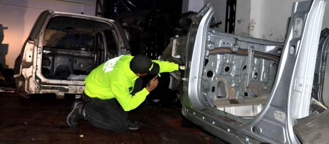Desmantelan despiezadero de vehículos en el Suroccidente de Medellín |