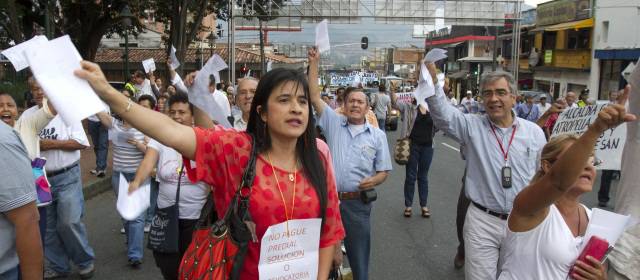 Las facturas con predial ajustado llegarán en abril | La comunidad salió a las calles en varias jornadas de protesta realizadas el pasado mes de febrero. FOTO EDWIN BUSTAMANTE