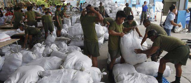Diez días de sufrimiento ajusta Filipinas tras el paso de "Haiyan"