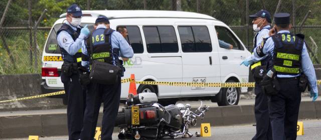Policía de Carreteras murió arrollado por un camión en la Autopista Sur | Foto: Esteban Vanegas