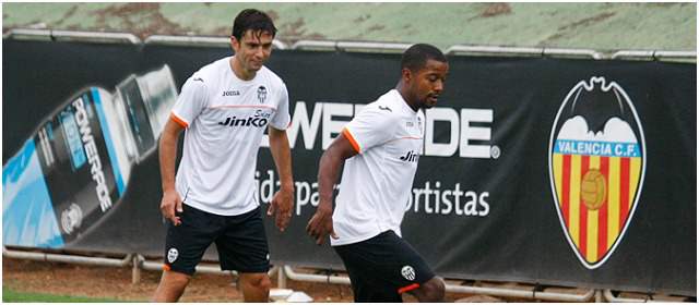 Dorlan Pabón fue convocado en el Valencia para enfrentar al Atlético de Madrid |