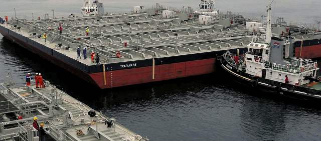 Puerto sobre el Magdalena espera mover 2,3 millones de toneladas | Barcazas que son remolcadas por el Magdalena son las que permitirán recobrar la dinámica comercial del río. FOTO CORTESÍA