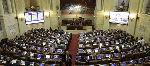Minorías barajan opciones para mantener sus personerías jurídicas | Más de la mitad de las curules en el Senado está en manos de tres partidos: la U, el Conservador y el Liberal. FOTO ARCHIVO