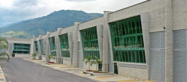 Bodegas, un mercado seguro y cambiante | El sur del Área Metropolitana tiene mayor acogida para el mercado de bodegas a pesar de que no hay suelo disponible para construir nuevos proyectos de este tipo, mientras que en el norte sí hay suficiente existencia de terrenos, pero no es tan atractivo para los inversionistas. FOTO: JONATHAN CARVAJAL