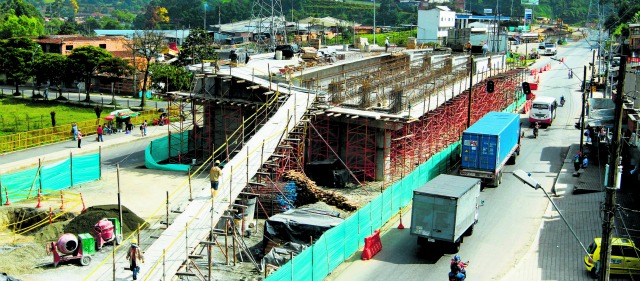 Falta despegue en la infraestructura | Los expertos del sector de la construcción reclaman mayor celeridad en las grandes obras para que el sector jalone la economía regional. FOTO: ARCHIVO.