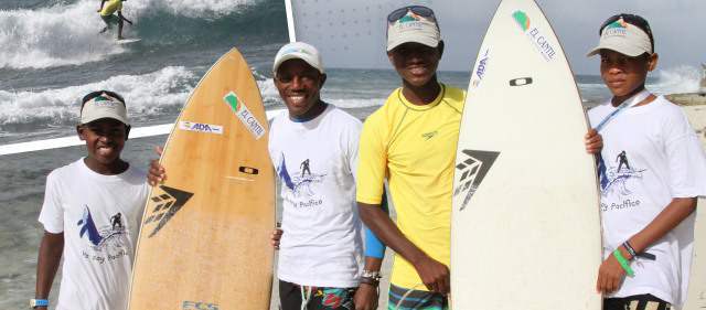El surf chocoano deja huella en San Andrés | Los pioneros del surf en Chocó demostraron en San Andrés que este deporte apasiona y gana adeptos en esa región de Colombia. FOTOS RODRIGO MORA-INDEPORTES