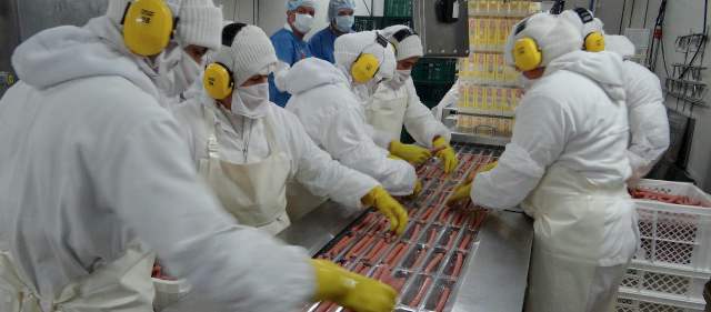 Distraves compite desde este mes en mercado antioqueño del pollo | Planta principal de Distraves en Bucaramanga. Procesa 1,95 millones de pollos al mes. FOTO J. ROJAS