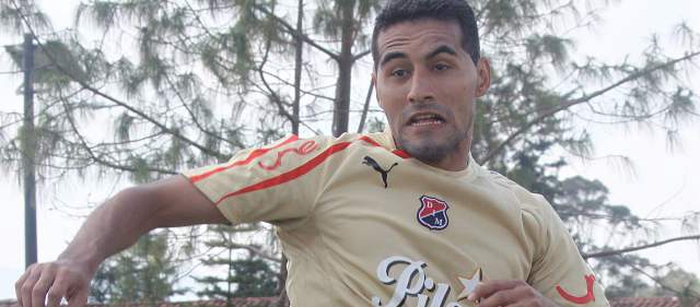 Ortiz se ilusiona con la titular para el clásico | Andrés Ortiz disputará con Jorge Arias el puesto del expulsado Leiton Jiménez en la titular para el clásico. FOTO JULIO C. HERRERA