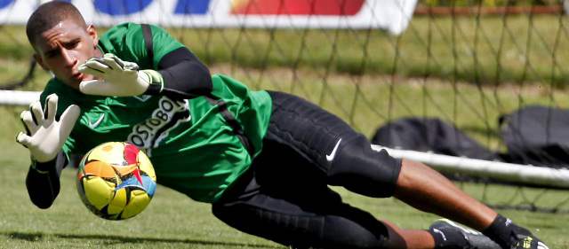 En juego 30 fechas de invicto | El portero Cristian Bonilla estaría esta noche de nuevo defendiendo el arco verde frente a Patriotas. FOTO JULIO CÉSAR HERRERA