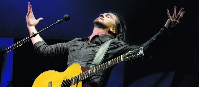 Juanes confesó que se siente atraído por "algún papel pequeño" en el cine