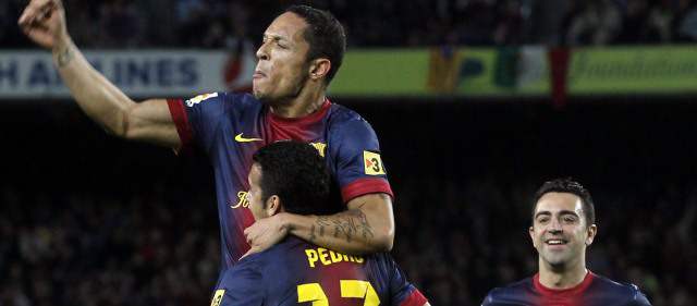 Adriano se lesionó y estará seis semanas por fuera de las canchas |