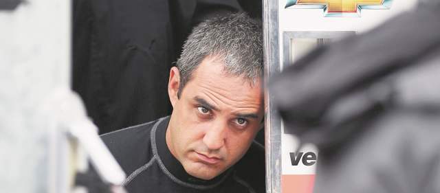 Pálido fin de semana para los pilotos colombianos | Juan Pablo Montoya quedó bien aburrido porque hacía una buena carrera cuando lo chocó Carpenter, quien se disculpó. FOTO AP