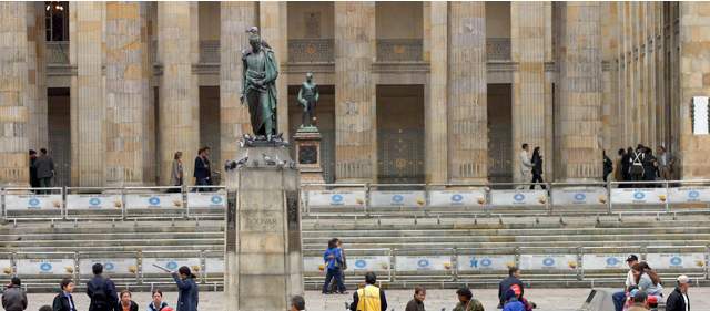 Uribismo prepara proyecto para convocar una asamblea constituyente |