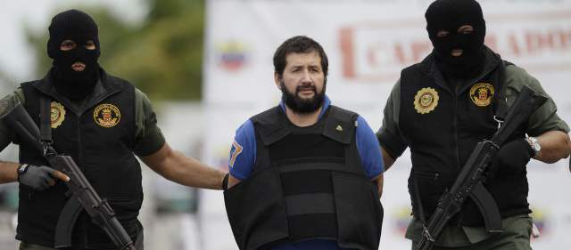 "Loco" Barrera y "J.J." serían extraditados | Daniel Barrera fue trasladado a la Dijín. FOTO AP