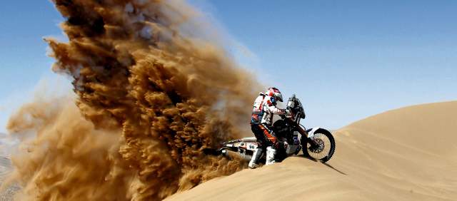 Las motos colombianas retan las dunas del nuevo rali Dakar | FOTO REUTERS