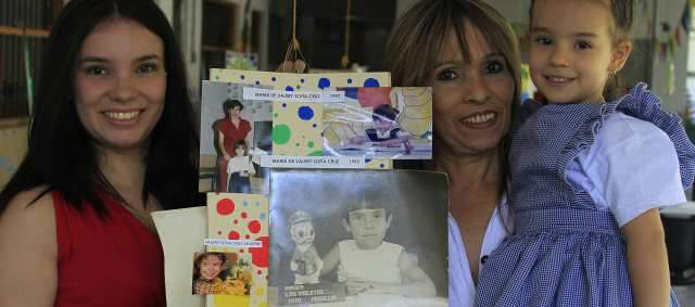 Carla Cristina en 3 generaciones | De izquierda a derecha, Ivonne Aguirre, Elda Rosa Gil y Valery Sofía Cruz. FOTO ROBINSON SÁENZ