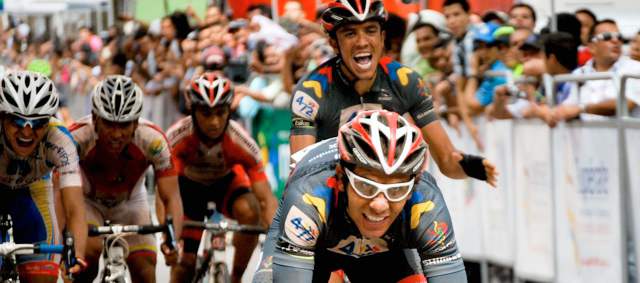 Urán puso su arte al servicio de la victoria | El antioqueño Carlos Alberto Urán (4-72 Colombia) ganó la primera etapa. FOTO LUIS E. BARBOSA