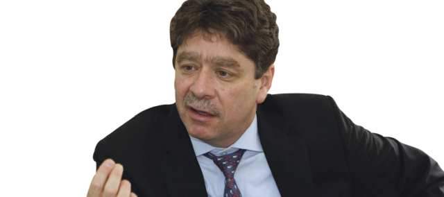Mac Máster suena como presidente de Andi