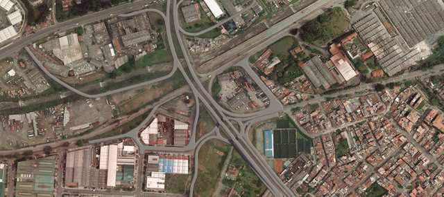 Findeter apunta a colocar $2,5 billones en créditos para 2014 | Toma aérea de la zona de impacto donde se construirá el puente de la 77 sur, que Findeter financia con $30.000 millones. FOTO CORTESÍA