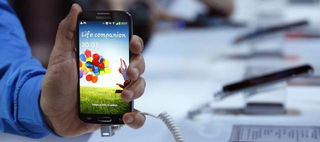 Samsung tiene fecha para el Galaxy S4 y explica error de “muerte súbita” en el S3