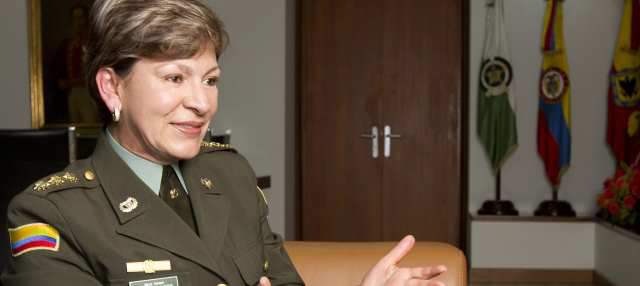 "En mi casa no hay cena de Navidad" | La general Luz Marina Bustos en su despacho de la Subdirección de la Policía. FOTO EDWIN BUSTAMANTE, ENVIADO ESPECIAL BOGOTÁ