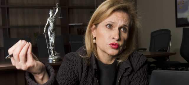 La contralora general salió del país con rumbo a Estados Unidos