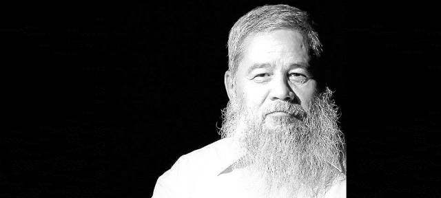 DEJACIÓN DE ARMAS Y ENTREGA DE TIERRAS |