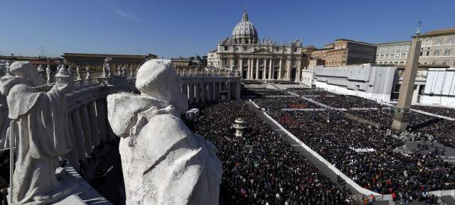 Los desafíos para el nuevo Papa | Con casi 1.200 millones de católicos, el Papa es y seguirá siendo uno de los máximos líderes del mundo. Sus decisiones marcan rumbos en la historia. FOTO REUTERS