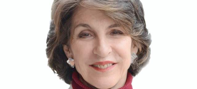 Annie de Acevedo, señora de familia |
