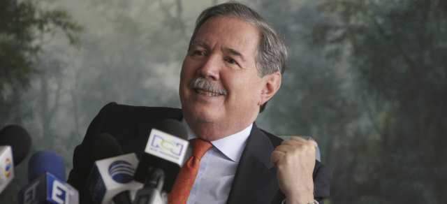 Noviembre reaccionó en ventas de vehículos | Guillermo Botero, presidente de Fenalco, dice que es normal que haya una contracción en el ritmo de gasto de los colombianos. Esperan que los carros sigan estables para 2014. FOTO COLPRENSA
