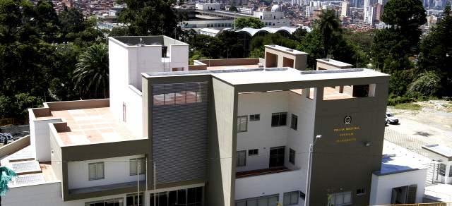 Villa Hermosa y Sabaneta abren hoy nuevas estaciones de Policía | Panorámica del oriente y el centro de Medellín desde la nueva estación de Policía para la comuna 8. FOTO RÓBINSON SÁENZ