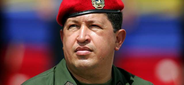 Chávez, político con alma de beisbolista | Hugo Chávez nunca dejó de ser un militar. FOTO REUTERS