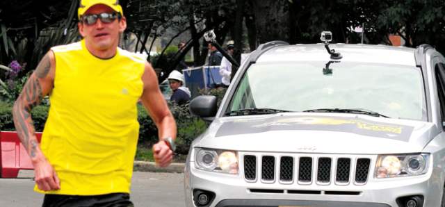 Will Vargas le sacó media hora de ventaja al auto | Con este reto Will Vargas demostró que el deporte es una solución efectiva a los problemas de movilidad. FOTO COLPRENSA