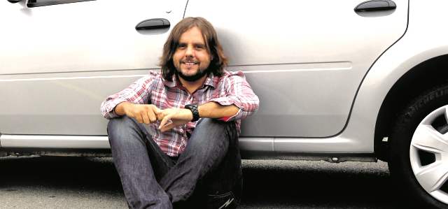 El espacio es vital para Sebastián | La costa es el destino que quiere cubrir Sebastián manejando su Logan actual. FOTO MANUELA PALACIO.