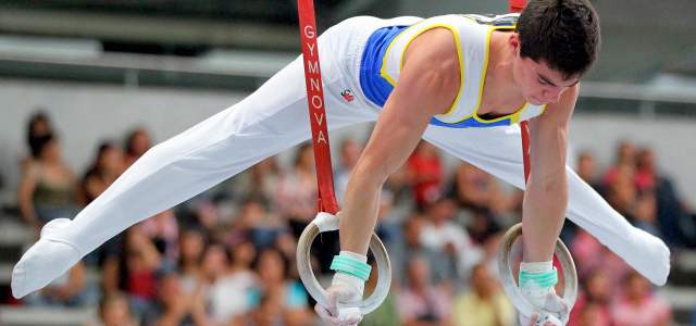 Los gimnastas se desvelan por oros panamericanos | En dos jornadas, se realizó ayer la sesión clasificatoria de la rama masculina del certamen internacional. FOTO JAIME PÉREZ