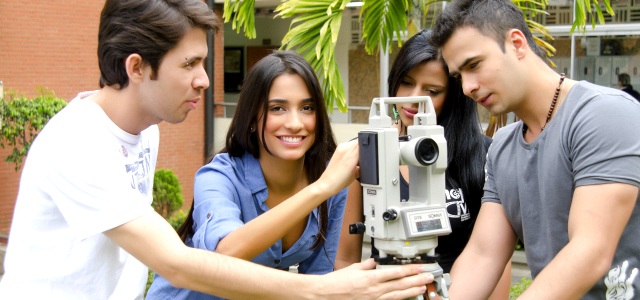 ¿Quiere estudiar? Hay 20.000 becas | FOTO ARCHIVO