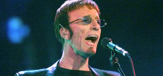 Robin Gibb, fundador de los Bee Gees, falleció a los 62 años | La banda los Bee Gees, fundada por Robin en 1958 junto a dos de sus hermanos, Maurice y Barry, logró, gracias a temas como Massachusetts, I've Gotta Get A Message To You, entre otros. FOTO REUTERS