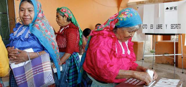 Las elecciones en México: votos, goles y agua | A las 8:00 p.m. de ayer, las autoridades electorales mexicanas iniciaron el conteo de los resultados electorales preliminares, para consolidar las actas de votación de todo el país. FOTO REUTERS.