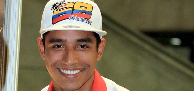 Yonny y su equipo, en la pasarela del GP | Yonny Hernández será presentado en Jerez. FOTO JAIME PÉREZ.