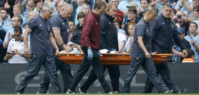 Entrenador del Manchester City, preocupado por la lesión de rodilla del Kun Agüero |