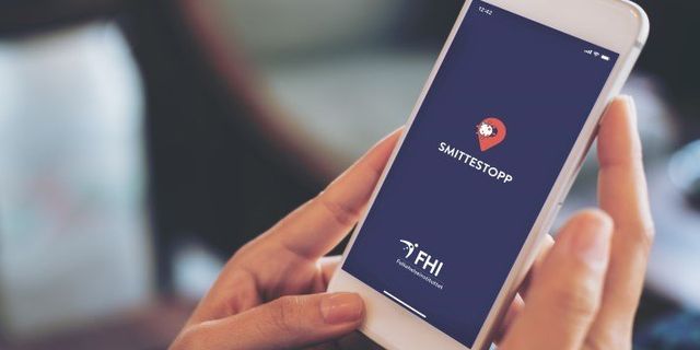 Smittestopp, descargable de manera voluntaria, recurre a un almacenamiento centralizado de datos y se apoya en la tecnología Bluetooth y en la geolocalización. FOTO Smittestopp