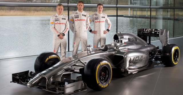 Este viernes debutaron en pista los nuevos carros de Mercedes, Toro Rosso y Force India. FOTO AFP