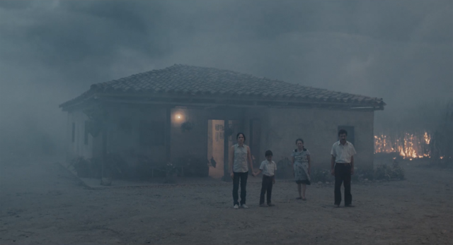 La tierra y la sombra del director César Acevedo obtuvo el premio Cámara de Oro a mejor ópera prima en el Festival de Cine de Cannes. 