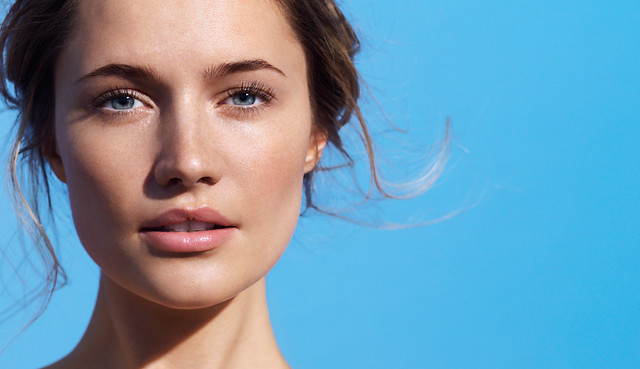 Las mujeres que tengan piel grasosa deben evitar sustancias que vengan en presentación crema. FOTO Colprensa