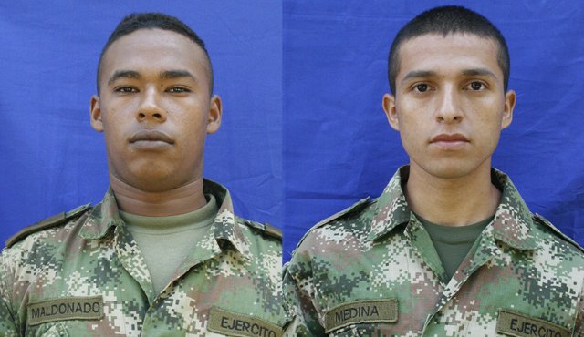 Los uniformados Eduar Alexander Medina Vásquez, oriundo de Bogotá y Jeiler Fidel Maldonado Padilla, oriundo de Maicao, La Guajira, pertenecían a la Brigada Móvil No.33. FOTO Colprensa
